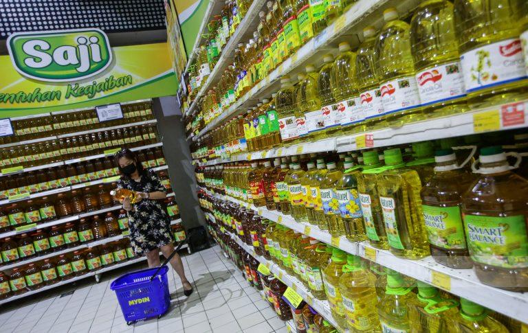 Harga minyak masak tidak bersubsidi dijangka turun – Annuar Musa