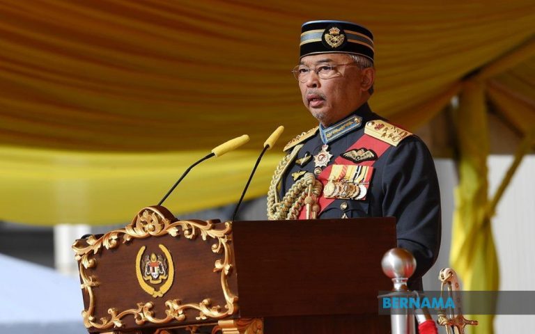 Agong jalani pemeriksaan di hospital, gering di bahagian kaki
