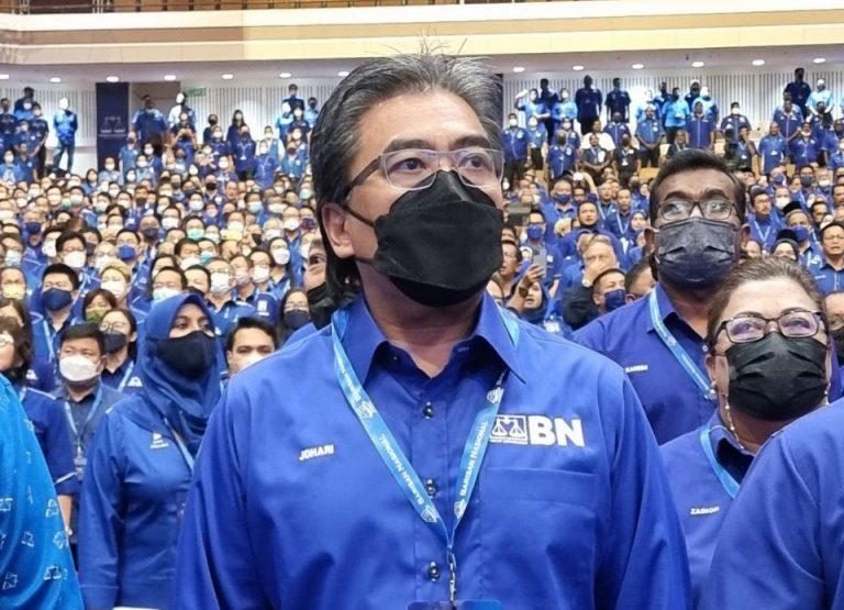 Penduduk Kampung Sungai Baru sepatutnya diberi masa enam bulan cari tempat tinggal baharu – Johari