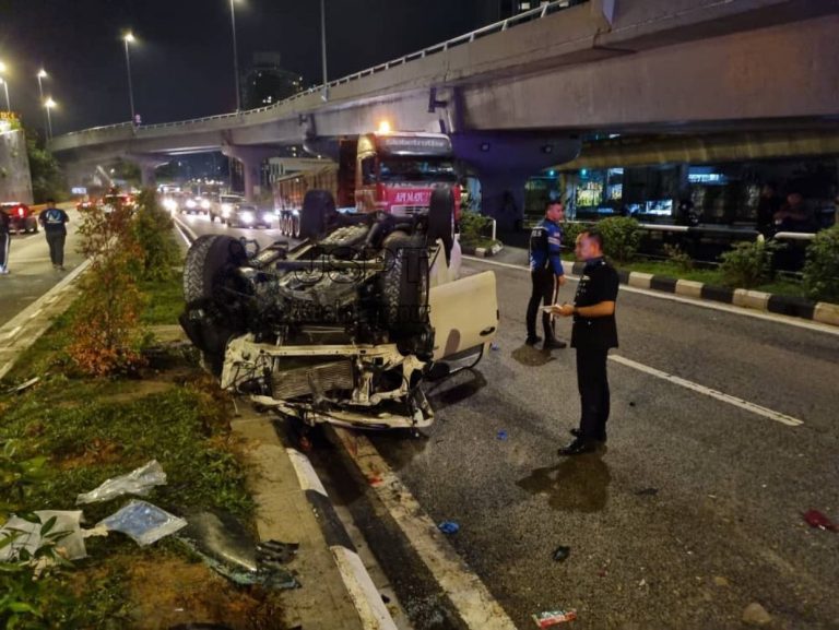 Penjual ikan maut langgar dua buah Honda
