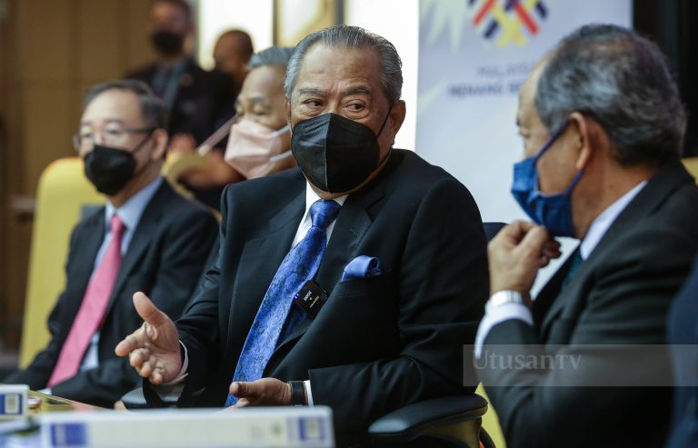Bank tak rugi pun jika beri moratorium PMKS – Muhyiddin