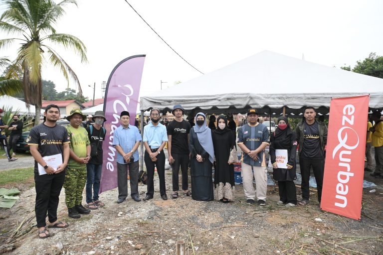 300 asnaf terima agihan korban Chatime Malaysia