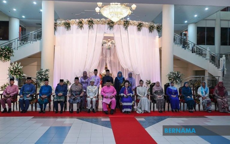 PM, isteri hadir resepsi perkahwinan anak MB Perlis