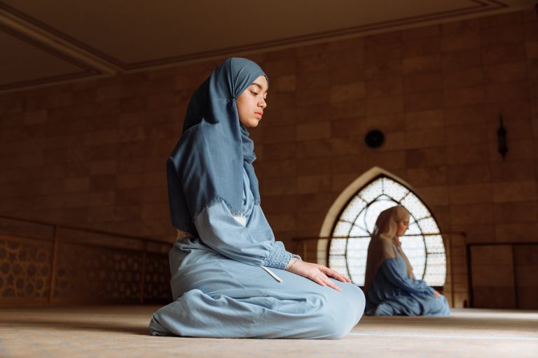 Hukum menqadakan solat sekiranya suci daripada haid sebelum Subuh