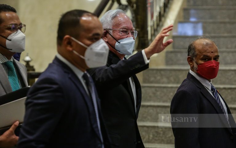 Permohonan supaya Ketua Hakim tarik diri: Najib bangkit hantaran FB Zamani