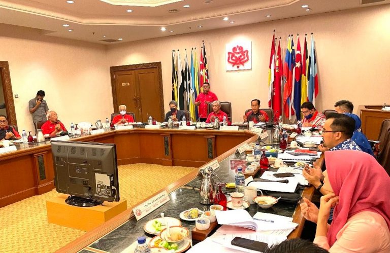 Negeri bawah BN perlu pinda undang-undang tubuh larangan lompat parti