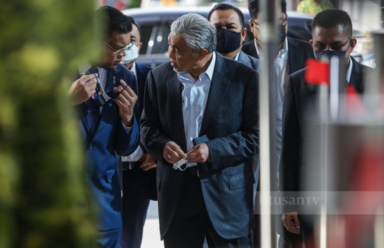 Bekas SUA Zahid diasak pihak pendakwaan semasa soal balas