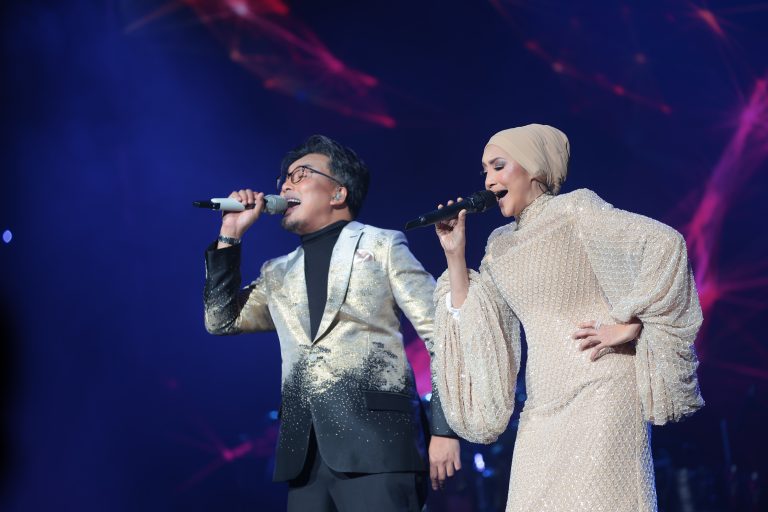 Konsert Anuar Zain & Ziana Zain berjaya bikin penonton beremosi