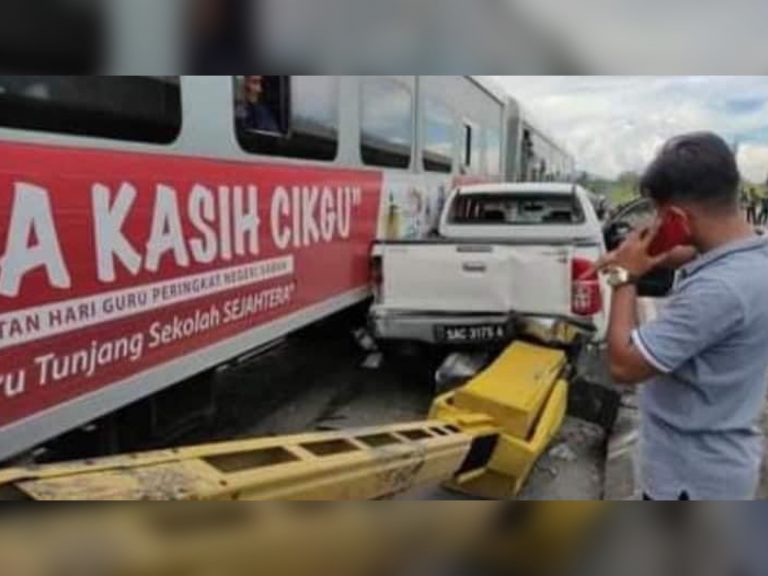 Lori, pacuan empat roda langgar kereta api penumpang