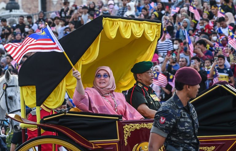 Agong, Raja Permaisuri adakan lawatan khas ke London