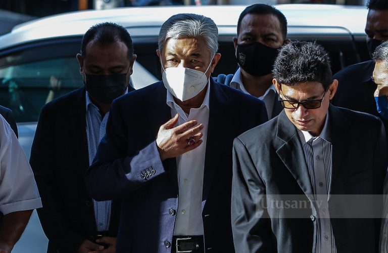 Kes rasuah VLN: Ahmad Zahid bebas atau bela diri diketahui esok