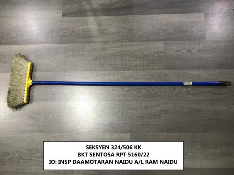 Berang rambut kena gunting, murid pukul guru disiplin guna penyapu