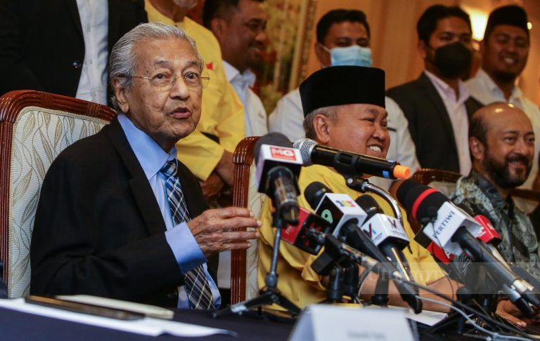 ‘Nak lawan UMNO, kalau kita bukan parti Melayu orang tak sokong’ – Tun M