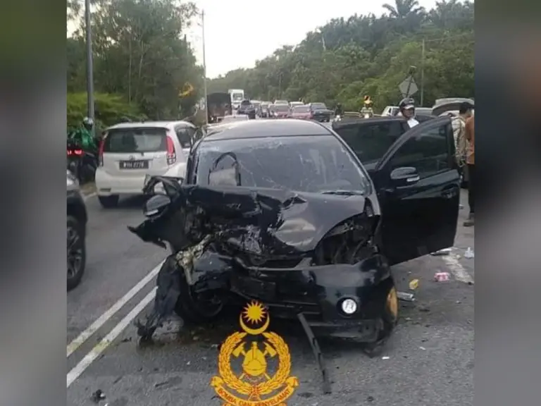 Wanita warga emas maut dalam kemalangan tiga kenderaan
