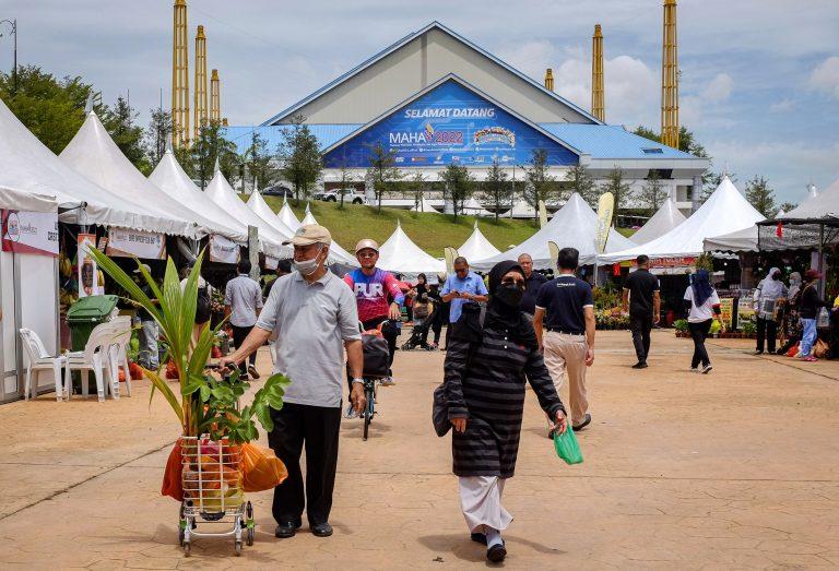 Lebih 20,000 pokok digunakan di Laman Florikultur MAHA 2022