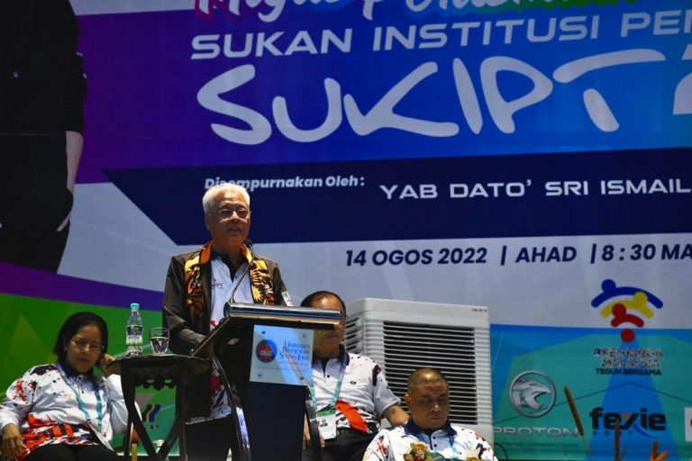 PM umum ganjaran RM20,000 kepada atlet IPT berjaya pecah rekod kebangsaan
