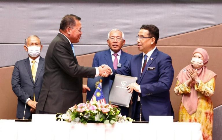 MARA bekerjasama dengan TNB pasang panel sistem solar di institusi pendidikannya