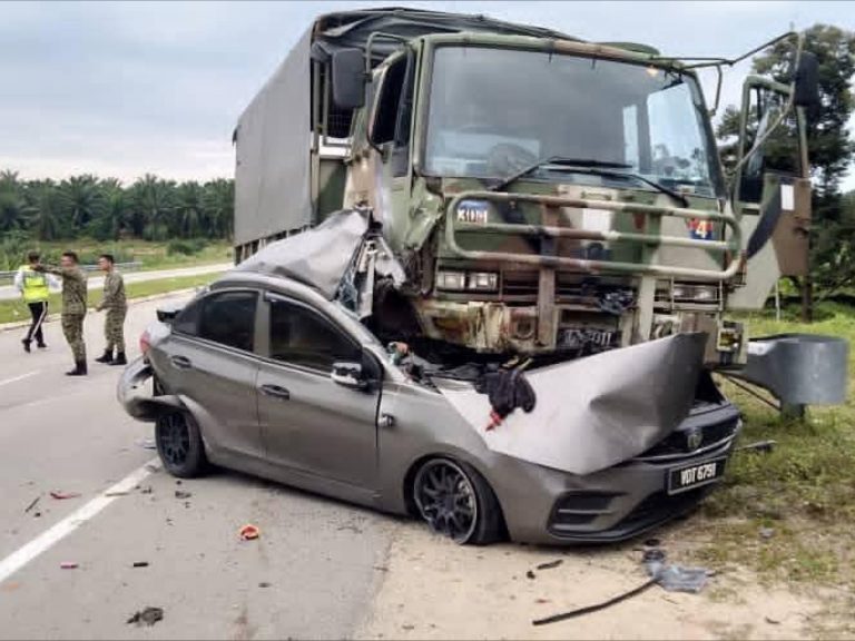Askar wataniah wanita maut, kereta bertembung trak askar
