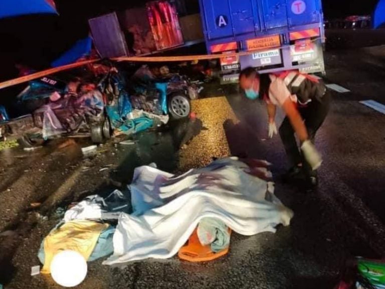 Dua maut dalam kemalangan babit empat kenderaan di Pagoh