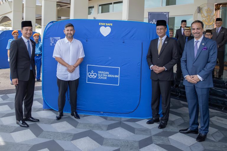 Sultan Johor kurnia 103,000 khemah bencana bernilai RM19 juta