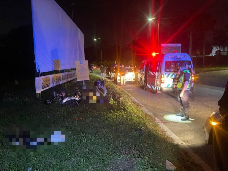 Remaja maut motosikal langgar batu penghadang