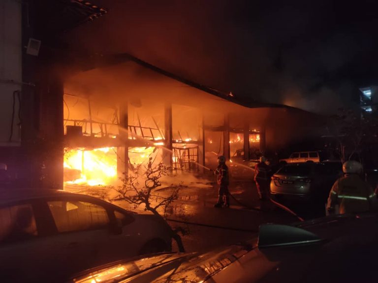 10 kereta, 5 motosikal polis Kedah musnah terbakar