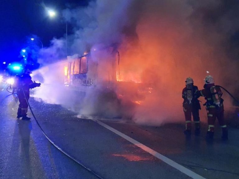 22 penumpang selamat, bas dinaiki hangus dijilat api