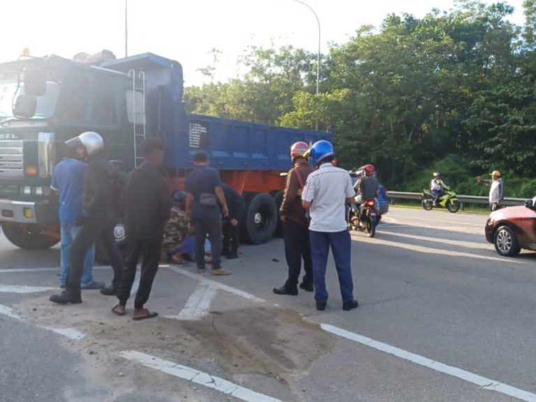 Remaja perempuan cedera di wajah langgar lori