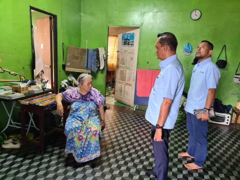 Lebih 10 tahun sukar bergerak, YBR turun beri sumbangan