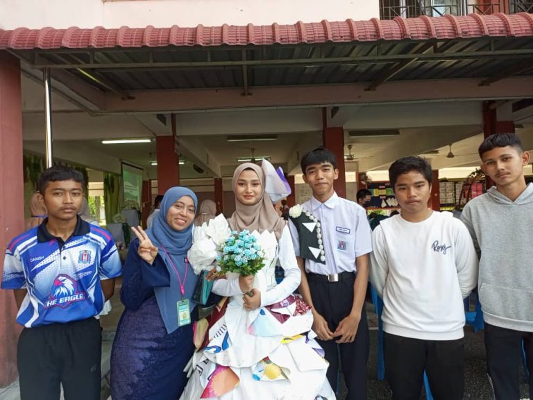 Fesyen kitar semula: SMK Tat Beng cipta sejarah tersendiri