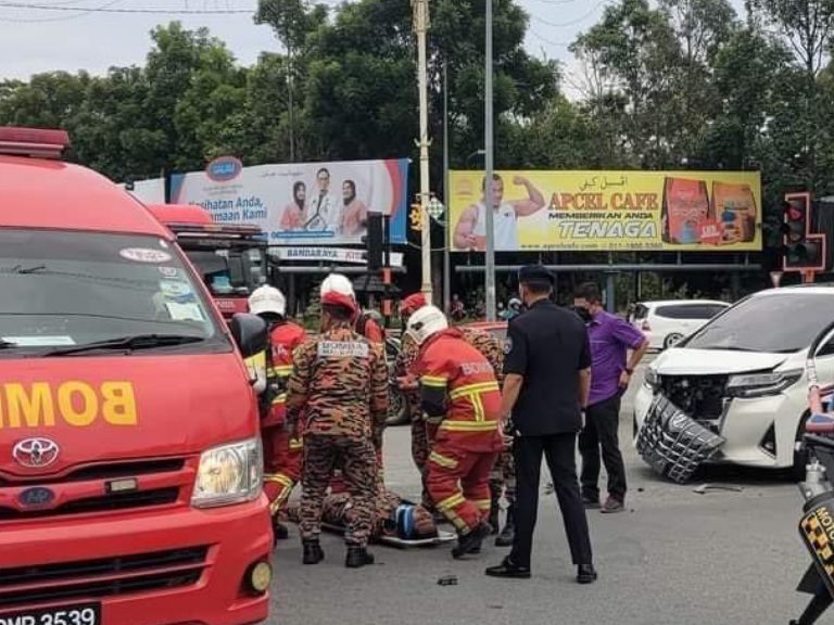 Salah faham punca anggota bomba dilanggar Alphard