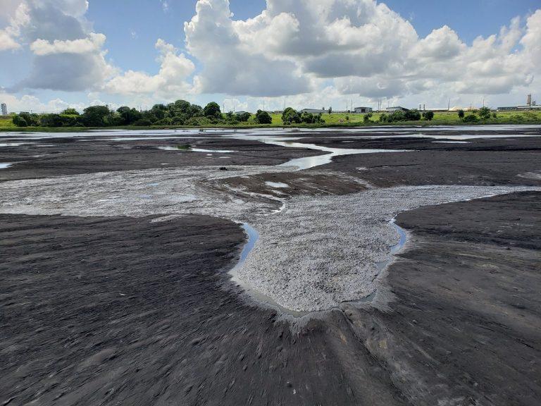 Ini tasik asfalt terbesar di dunia, apa yang ditelan akan dimuntahkan kembali