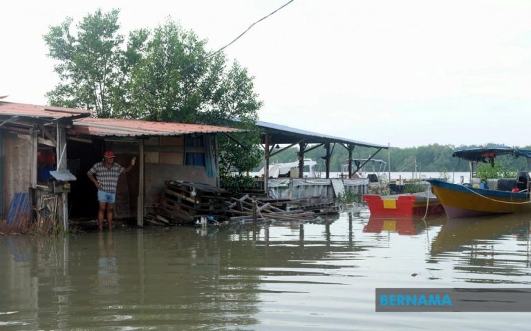 Tiga sungai di Kedah berada pada paras amaran