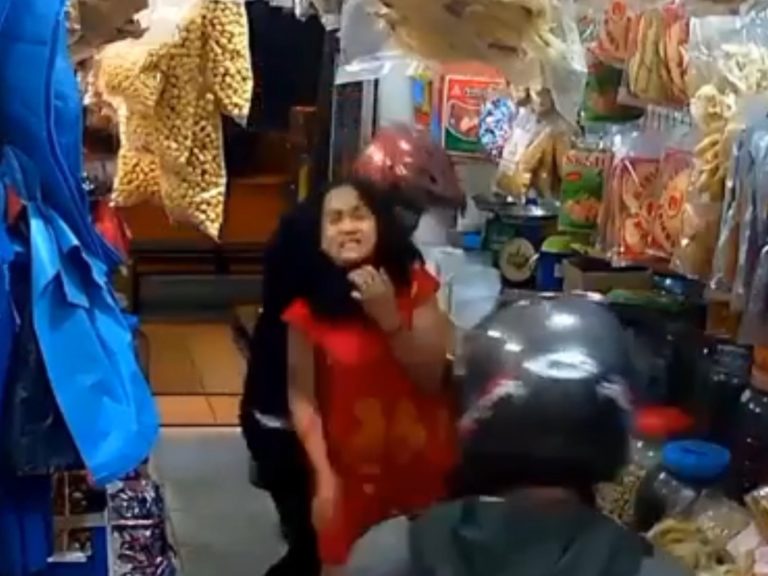 Penyamun ‘headlock’ tauke kedai sebelum larikan 20 juta rupiah
