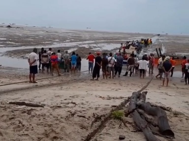 Air laut mengering, warganet dakwa bakal berlaku tsunami