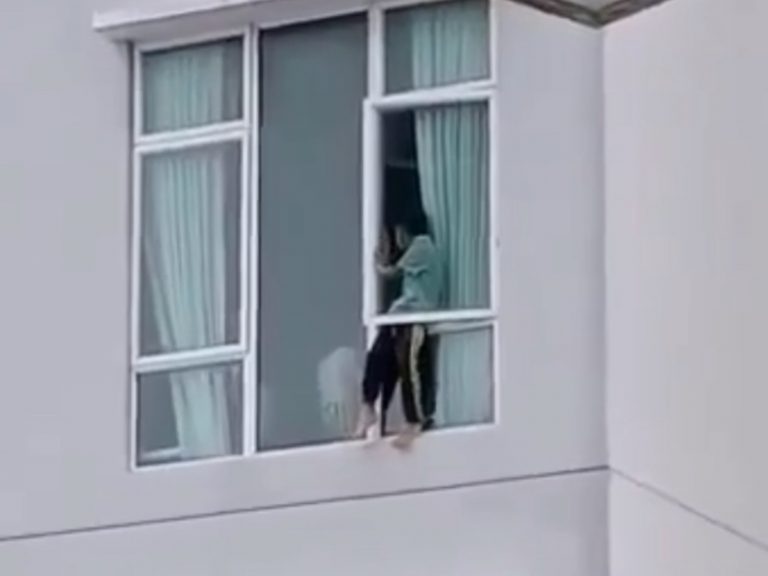 Polis sahkan kejadian budak 7 tahun bermain di luar tingkap di tingkat 16 kondominium