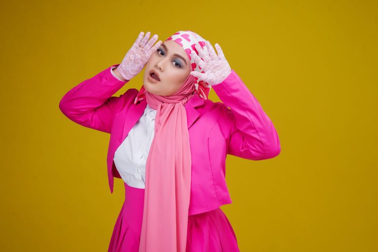 “Apatah lagi dalam hidup saya setakat ini tidak pernah jatuh cinta…,” – Fatia muncul dengan Bait-Bait Rasa