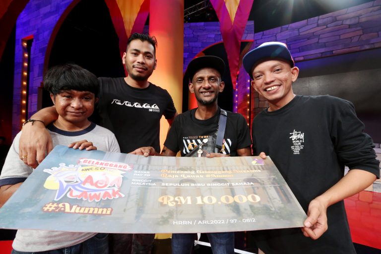 Bukan 1 tapi 2 kumpulan Gelanggang Awesome Raja Lawak #Alumni bawa pulang RM10,000!