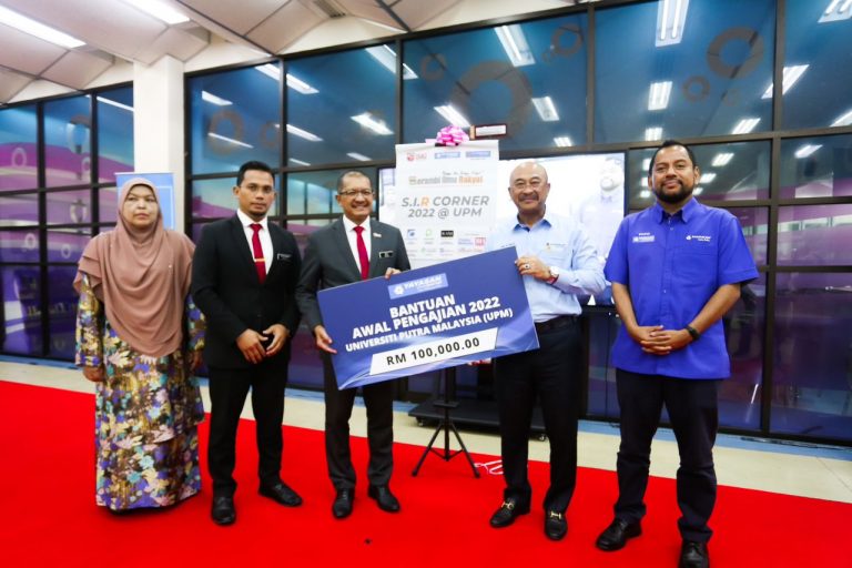 YBR sediakan RM100,000 Bantuan Awal Pengajian pada pelajar UPM, sumbang SIR Corner