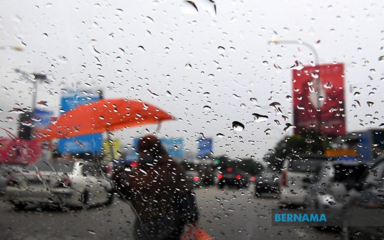 Hujan sangat lebat berterusan diramal di Kelantan, Terengganu sehingga Selasa
