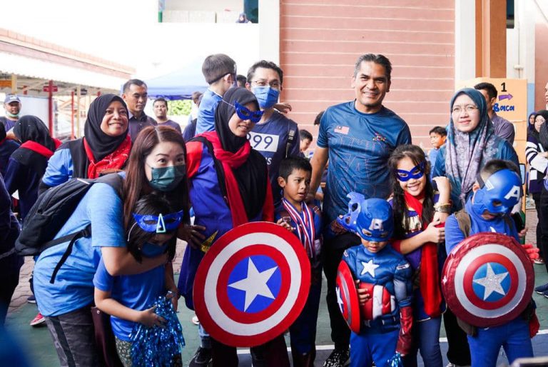 Radzi lawat SK Putrajaya Presint 12, rai Hari Sukan Negara bersama pelajar GENIUS