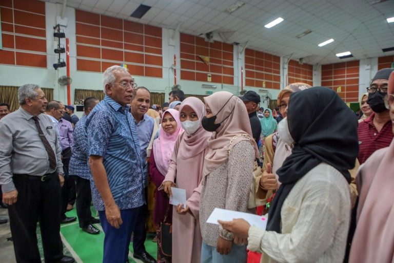 Skim Bantuan Musim Tengkujuh  untuk pekebun kecil RISDA ditambahbaik