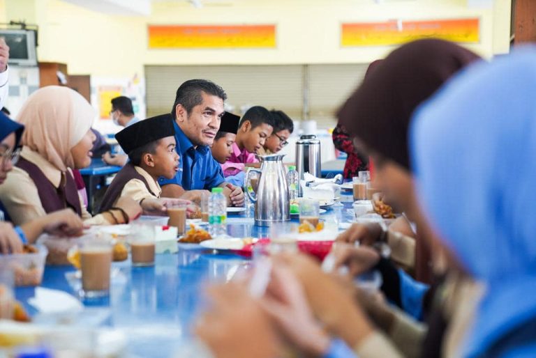 Pelaksanaan kadar baharu RMT bermula Ahad – Radzi