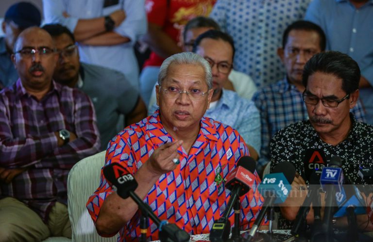 Lebih 50 Ketua UMNO Bahagian desak Ahmad Zahid berundur