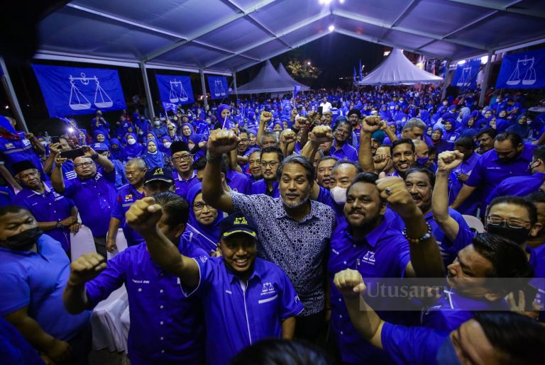 Khairy terharu sambutan di Sungai Buloh walaupun beliau ‘orang luar’