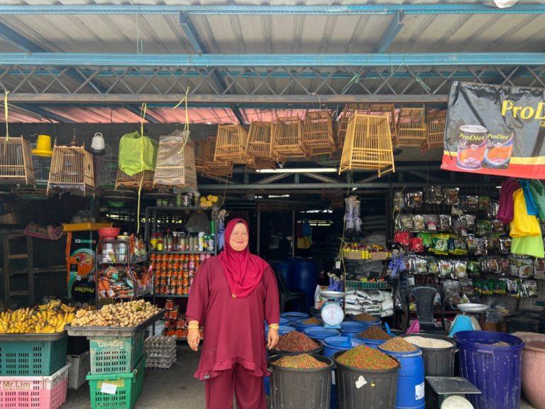 Sahabat AIM: Dulu menjaja, kini bergelar pembekal makanan haiwan