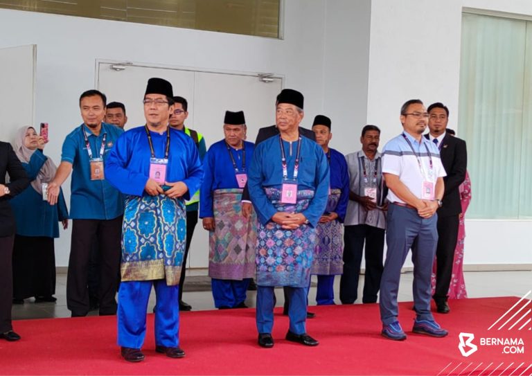 PRU-15: Muhyiddin ditentang calon PH, BN di Parlimen Pagoh