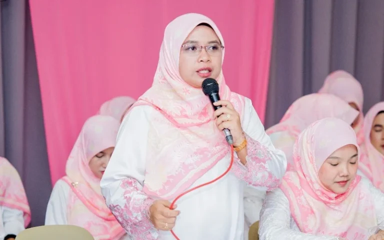 PRU-15: Marzuani serba salah, setia dengan Annuar, hormat tawaran Zahid