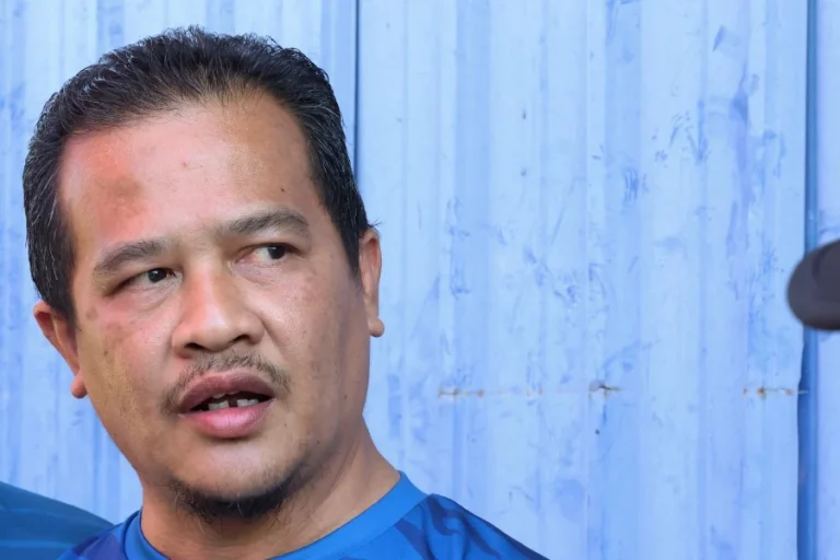 Calon PN Padang Serai beri keterangan kepada polis berhubung kenyataan ‘kerajaan zina’