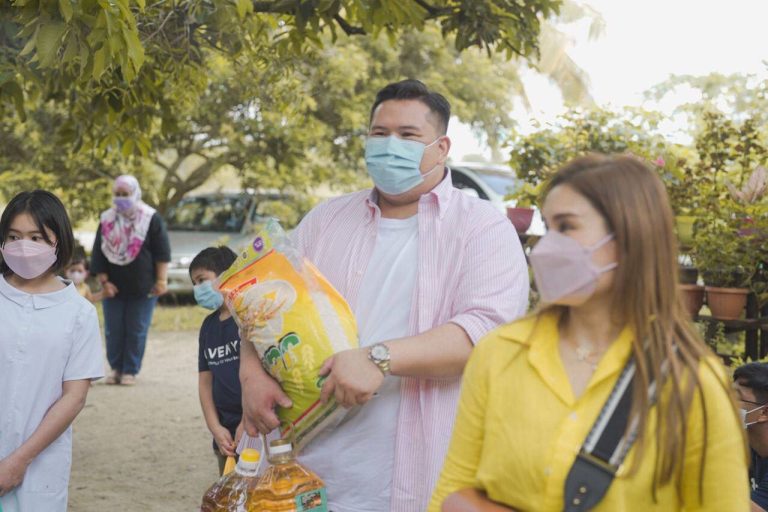 Tukar ‘gift’ jadi duit, Aleeya Zailan panjangkan pahala dengan menderma – “Mereka tidak lokek memberikan hadiah…”